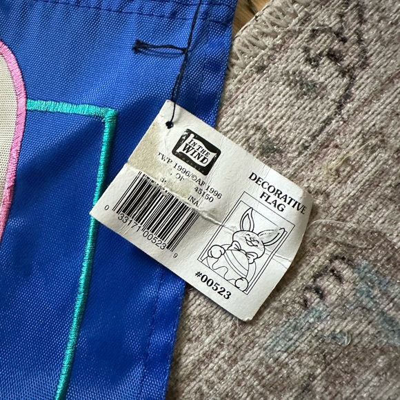 NWT In the Wind Easter Bunny Hanging Seasonal Flag! Top hanging style! - Picture 2 of 2